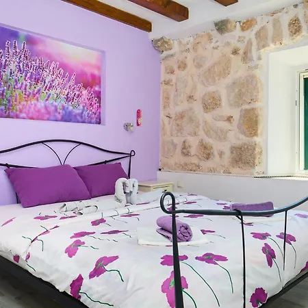 Stone House Biskup Apartmán