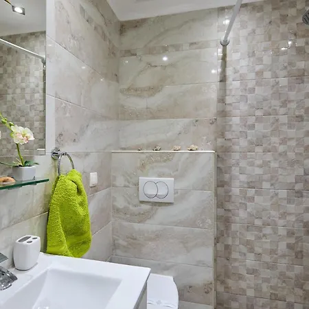 Stone House Biskup Apartman *