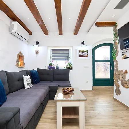 Stone House Biskup *