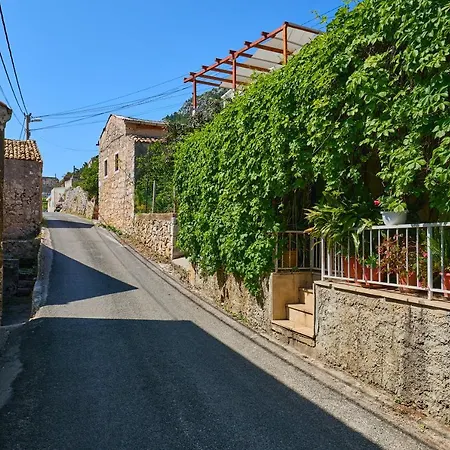 Stone House Biskup Apartman