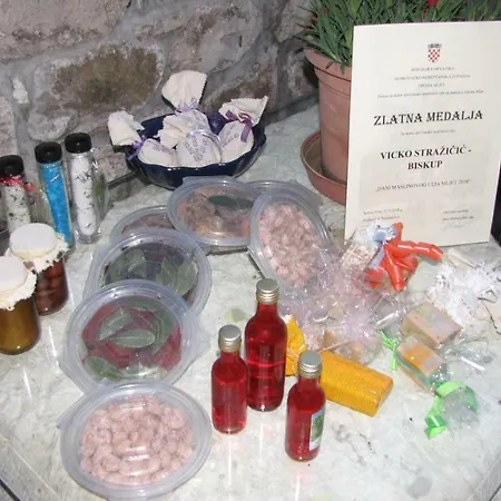 Stone House Biskup Apartman