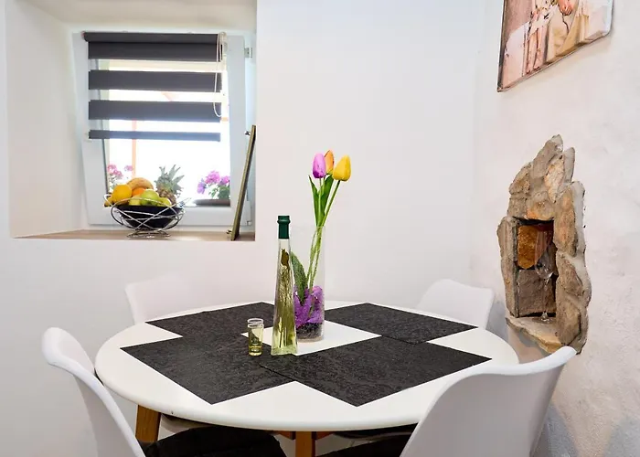 Stone House Biskup Apartamento *