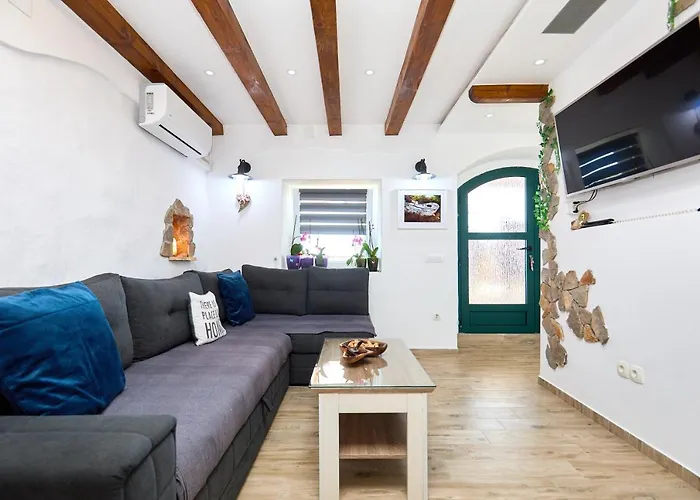 Stone House Biskup *