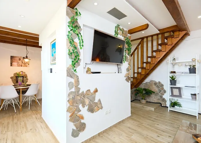 Stone House Biskup Apartamento *