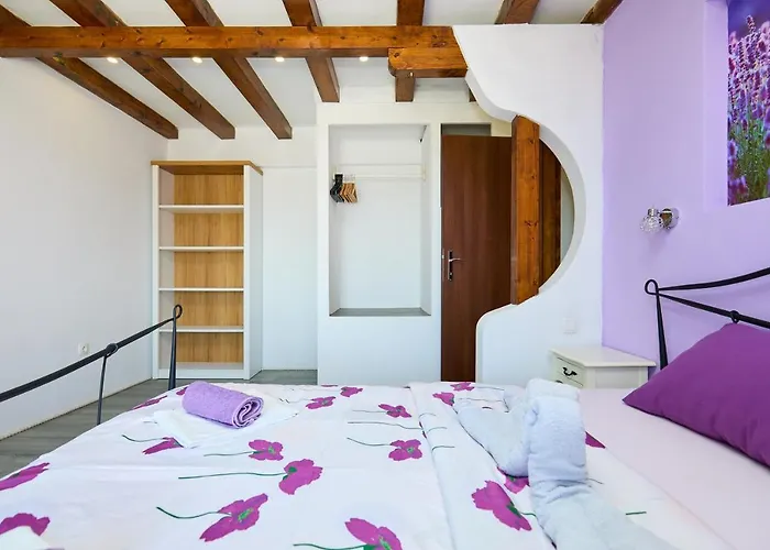 Stone House Biskup Apartamento *